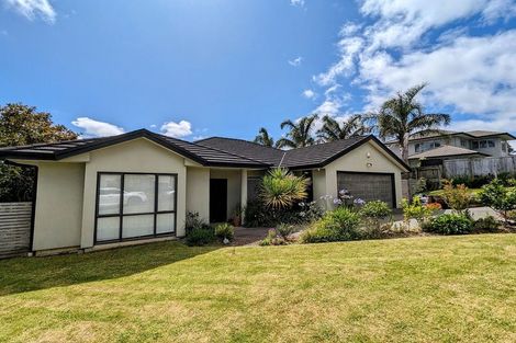 Photo of property in 180 Kittiwake Drive, Schnapper Rock, Auckland, 0632