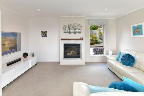 Photo of property in 9 Seagate Place, Red Beach, 0932