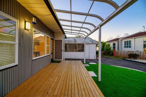 Photo of property in 2/7 James Road, Manurewa, Auckland, 2102