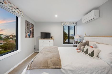 Photo of property in 11 Sharon Road, Waiake, Auckland, 0630