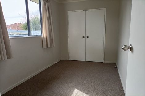 Photo of property in 32 Kayes Road, Pukekohe, 2120