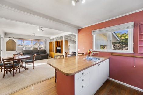 Photo of property in 84 Masefield Avenue, Maraenui, Napier, 4110