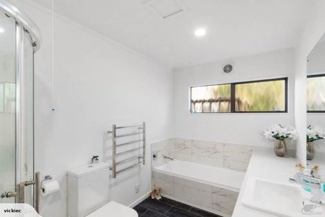 Photo of property in 2/685 East Coast Road, Browns Bay, Auckland, 0630