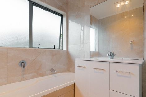 Photo of property in 9 Hawkley Close, Flat Bush, Auckland, 2019