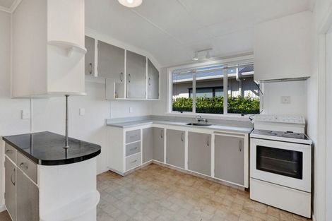 Photo of property in 90 Mangorei Road, Strandon, New Plymouth, 4312
