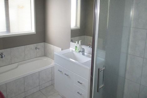 Photo of property in 18 Oldfield Court, Huntington, Hamilton, 3210