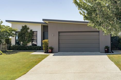 Photo of property in 11 Coromandel Street, Wanaka, 9305