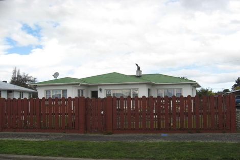 Photo of property in 77 Cameron Crescent, Masterton, 5810