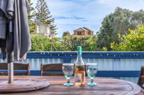 Photo of property in 33 Wharemauku Road, Raumati Beach, Paraparaumu, 5032