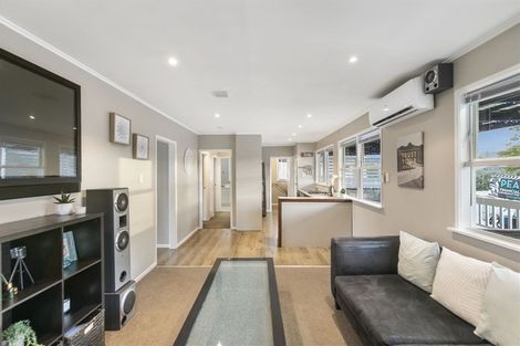 Photo of property in 17 Coburg Street, Henderson, Auckland, 0612