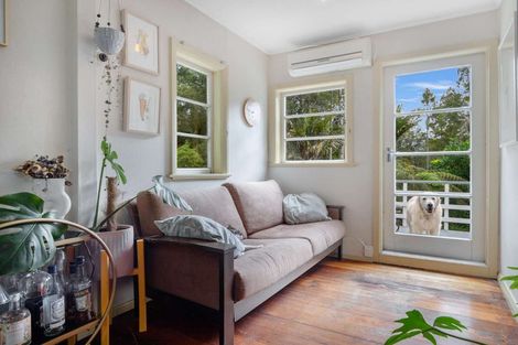 Photo of property in 43 Kauri Point Road, Laingholm, Auckland, 0604