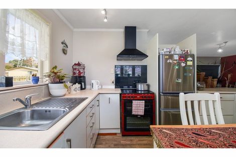 Photo of property in 5 Cherrywood Place, Western Heights, Rotorua, 3015