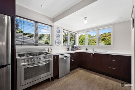 Photo of property in 11 Pinehaven Road, Pinehaven, Upper Hutt, 5019