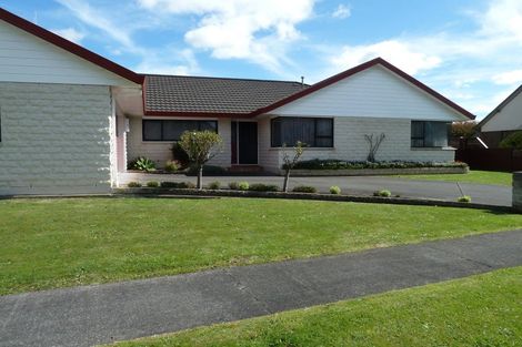 Photo of property in 12 Willowbank Crescent, Feilding, 4702
