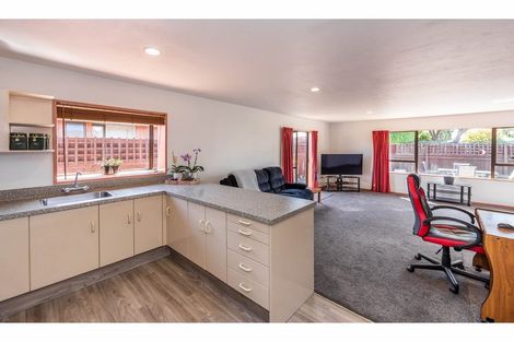 Photo of property in 17 Wiremu Street, Redwood, Christchurch, 8051