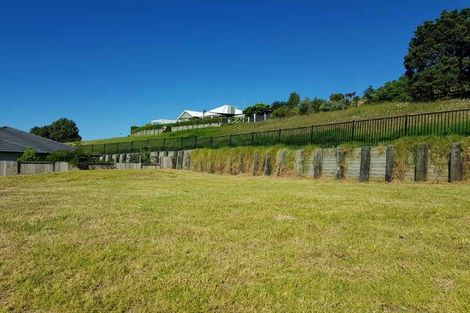 Photo of property in 13 Lakeside Terrace, Omokoroa, 3114