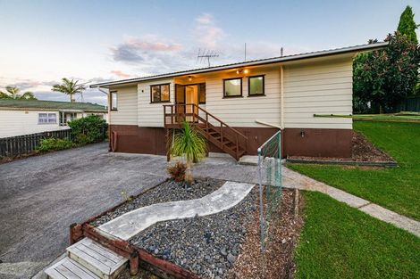 Photo of property in 14 Alidade Place, Massey, Auckland, 0614