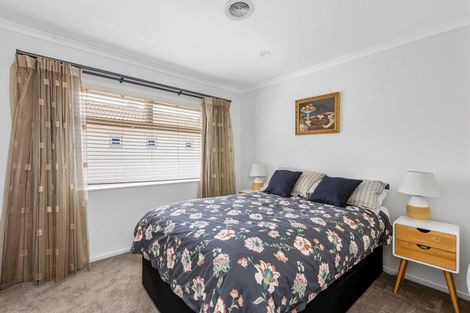 Photo of property in 1/126 Whangaparaoa Road, Red Beach, 0932