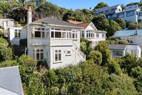 Photo of property in 9 Hungerford Road, Lyall Bay, Wellington, 6022
