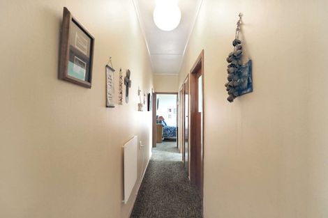 Photo of property in 5 Gloag Street, Waverley, 4510