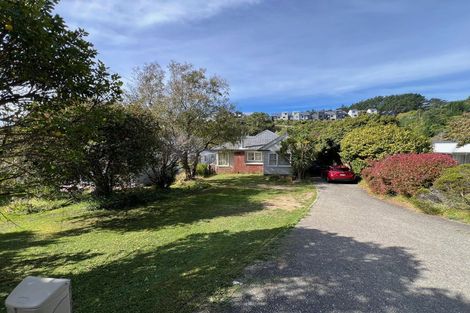 Photo of property in 19 Willowbank Road, Tawa, Wellington, 5028