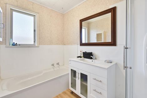 Photo of property in 31 Fernaig Street, Papakura, 2110