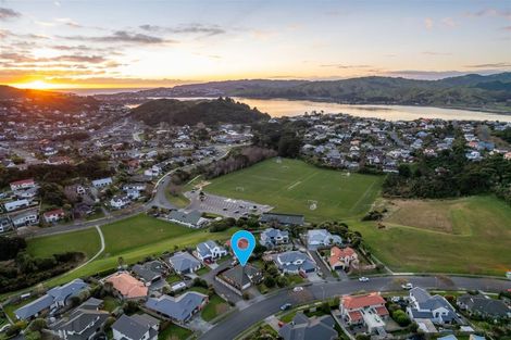 Photo of property in 70 Samwell Drive, Whitby, Porirua, 5024