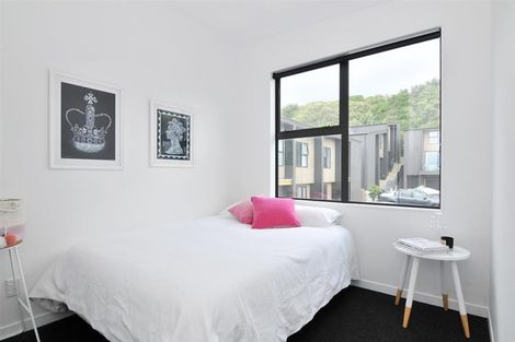 Photo of property in 20u2 Trent Street, Island Bay, Wellington, 6023