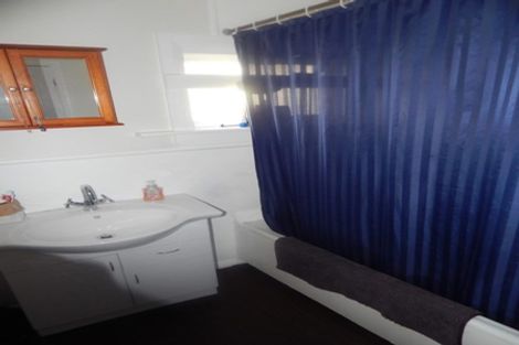 Photo of property in 15 Romilly Street, Westport, 7825