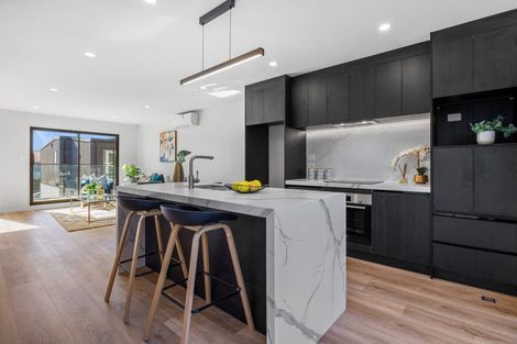 Photo of property in 10a Prince Regent Drive, Half Moon Bay, Auckland, 2012