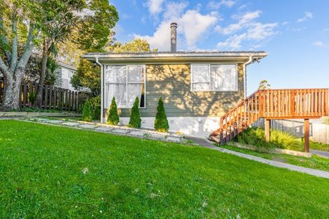 Photo of property in 14 Kemp Road, Massey, Auckland, 0614