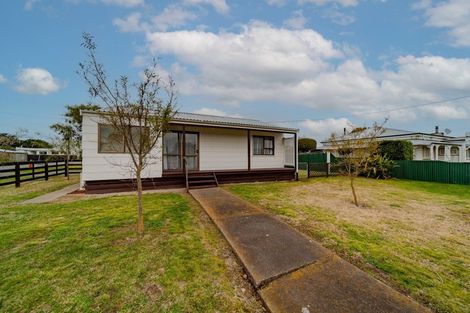 Photo of property in 13 Carruthers Street, Otane, 4202