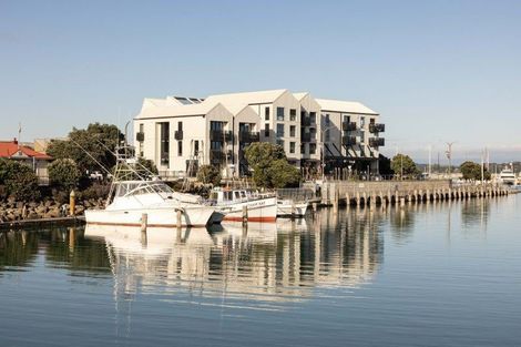 Photo of property in 2/11a Customs Quay, Ahuriri, Napier, 4110
