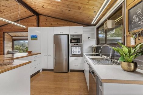 Photo of property in 16 Apple Terrace, Ranui, Porirua, 5024