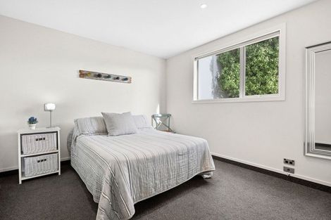 Photo of property in 12 Bovett Place, Wanaka, 9305