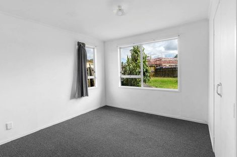 Photo of property in 49 Hyperion Drive, Randwick Park, Auckland, 2105