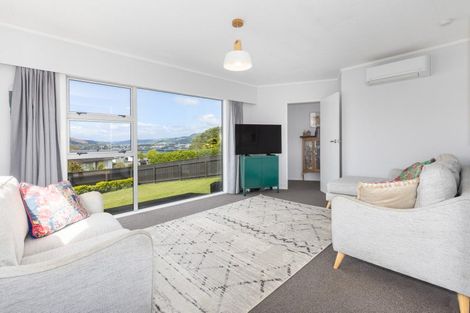 Photo of property in 2 Pennant Grove, Titahi Bay, Porirua, 5022