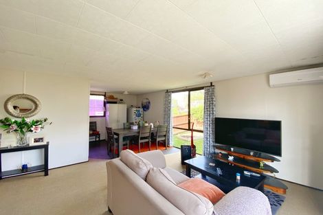 Photo of property in 3 Lynwood Road, New Lynn, Auckland, 0600