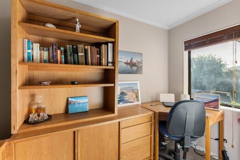 Photo of property in 6 Te Ropata Place, Waikanae Beach, Waikanae, 5036