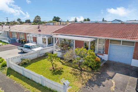 Photo of property in 2e Fraser Road, Papatoetoe, Auckland, 2025