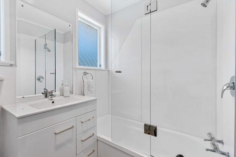 Photo of property in 114a Mcleod Road, Te Atatu South, Auckland, 0610