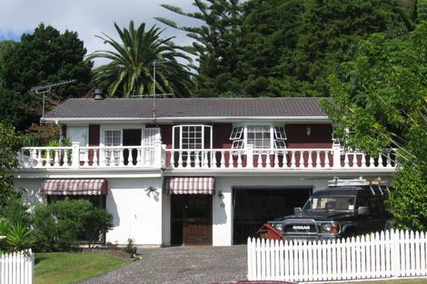 Photo of property in 12 Lemnos Place, Titirangi, Auckland, 0604