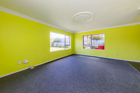 Photo of property in 11 Lori Place, Massey, Auckland, 0614