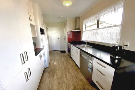 Photo of property in 75 Horokiwi Road West, Newlands, Wellington, 6037