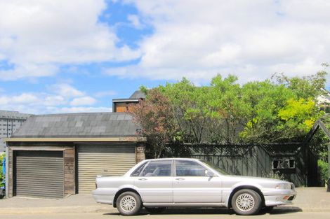 Photo of property in 2/27 Macdonald Crescent, Te Aro, Wellington, 6011