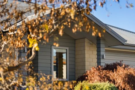 Photo of property in 8 Austral Place, Cromwell, 9310