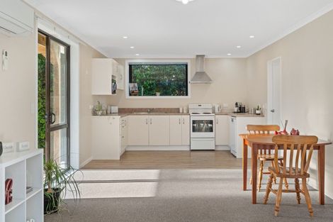 Photo of property in 5 Castle Street, Waihola, Milton, 9073