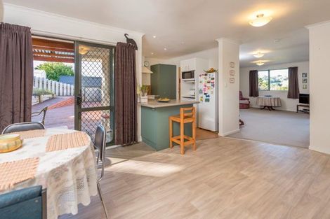 Photo of property in 80 Cabeleigh Drive, Helensville, 0800