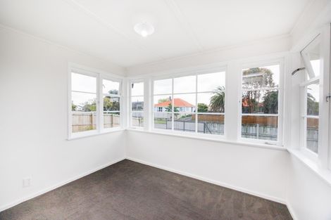 Photo of property in 104 Clyde Crescent, Roslyn, Palmerston North, 4414