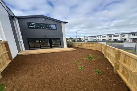 Photo of property in 2 Adel Place, Weymouth, Auckland, 2103